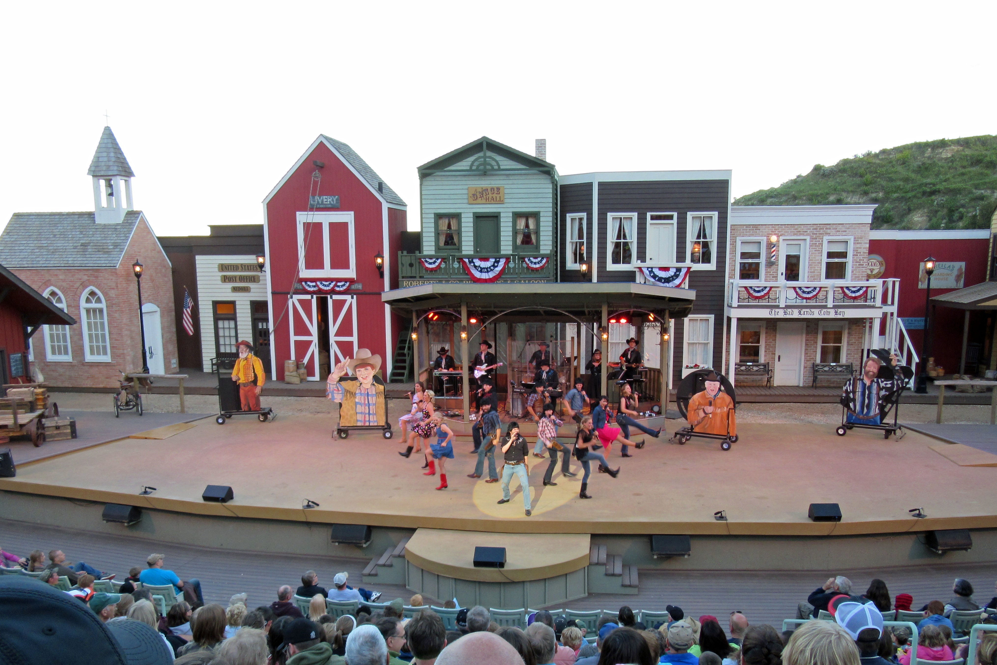 medora_musical_stage_june_2014